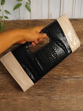 Vintage faux Snake skin print envelope Giannini purse 👜